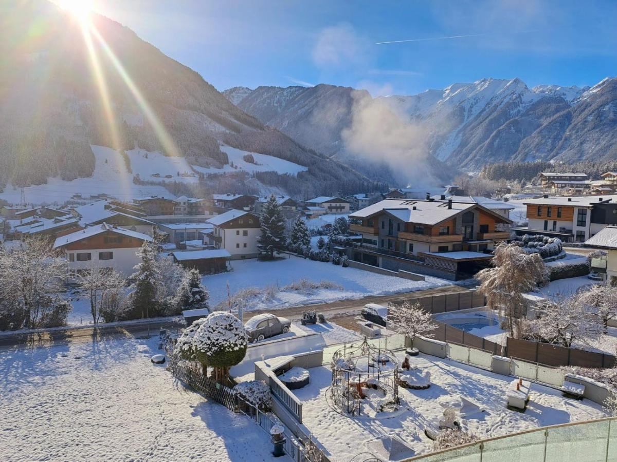 Hotel Garni Pinzgau, Bernd Huttl Нойкирхен-ам-Гросфенедигер Экстерьер фото